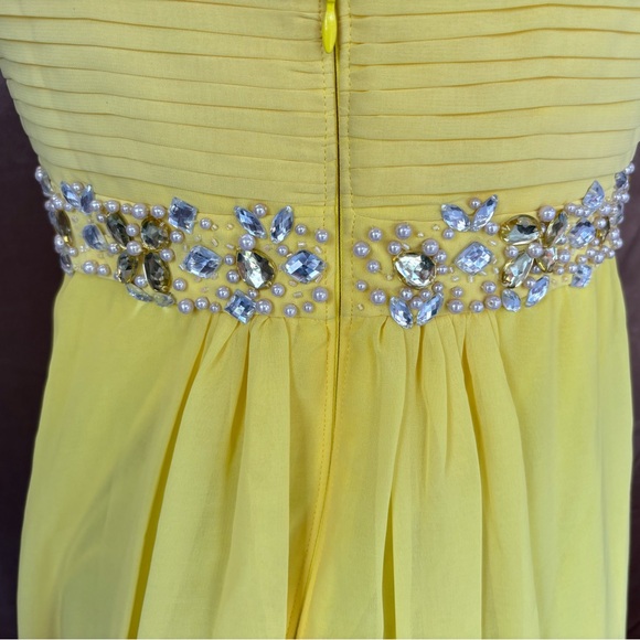 Strapless yellow gown - Picture 8 of 8